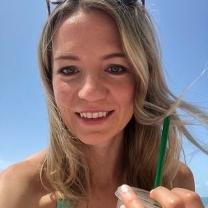 Meet your Posher, Eva